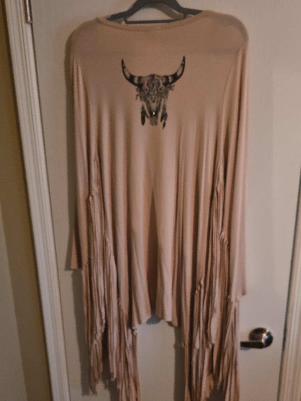 Vocal Beige Fringe Top with Embellished Bull Skull - Picture 3 of 7
